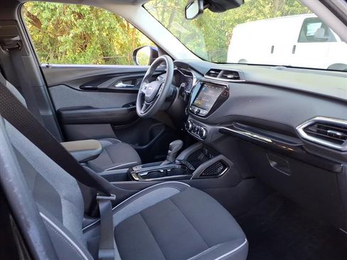 Certified 2022 Chevrolet TrailBlazer LT w/ Convenience Package FWD image 23