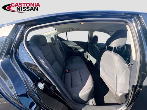 Used 2024 Nissan Altima 2.5 SV image 34