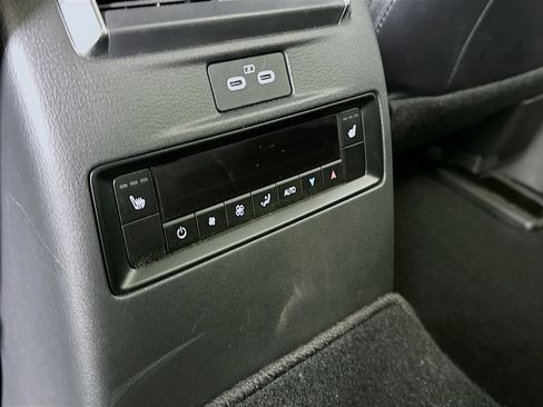 Used 2025 MAZDA CX-90 3.3 Turbo w/ Premium Plus Pkg image 29