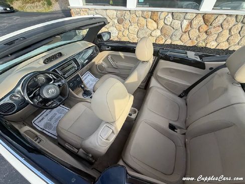 Used 2013 Volkswagen Beetle 2.0T FWD image 22