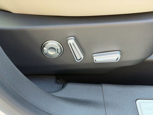 New 2026 Lincoln Nautilus Reserve image 13