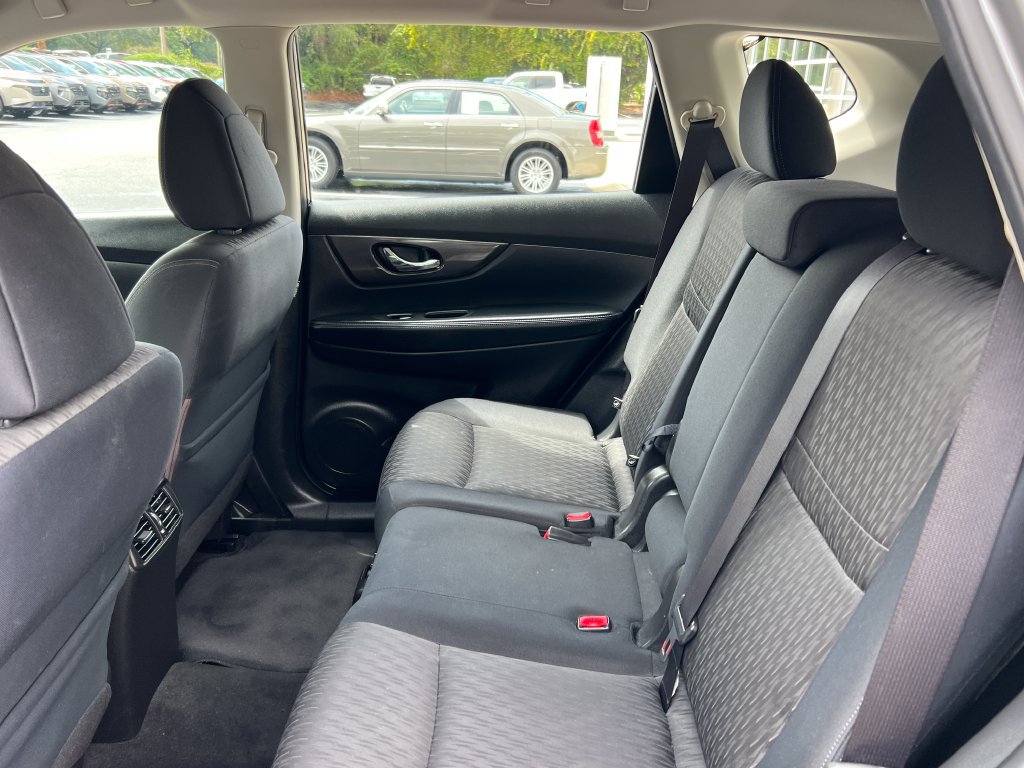 Used 2017 Nissan Rogue S FWD image 14