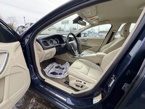 Used 2012 Volvo S60 T5 w/ Climate Pkg image 38