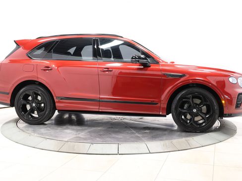 Used 2022 Bentley Bentayga AWD/4WD image 84