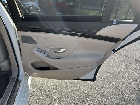 Used 2019 Mercedes-Benz S 560 4MATIC Sedan image 40