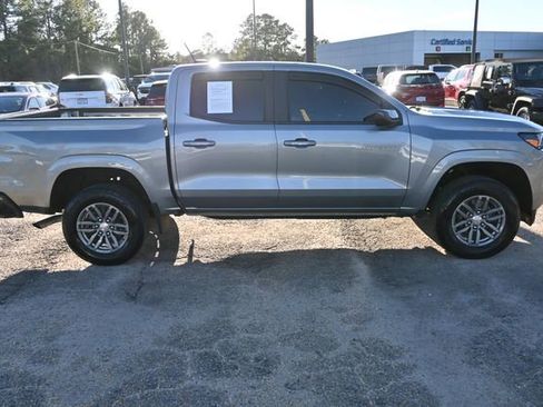 Used 2024 Chevrolet Colorado LT w/ LT Convenience Package II image 6