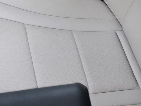 Used 2015 Mercedes-Benz C 300 4MATIC Sedan image 25