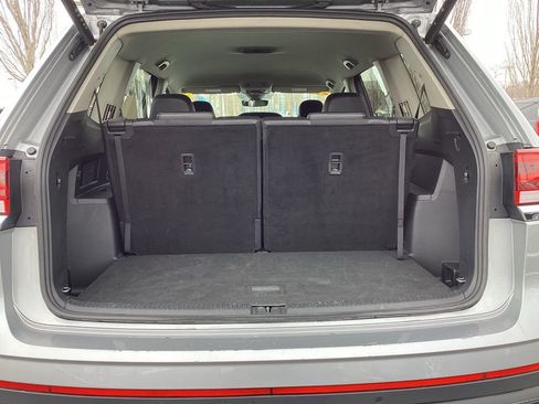 Used 2024 Volkswagen Atlas SE image 11