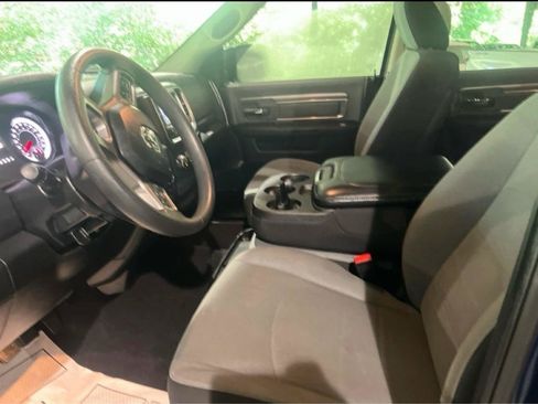 Used 2021 RAM 1500 Classic SLT AWD/4WD image 3
