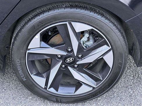 Used 2023 Hyundai Elantra Limited w/ Cargo Package image 11