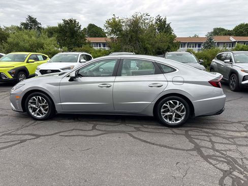 Certified 2023 Hyundai Sonata SEL w/ Preferred Accessory Package FWD image 2