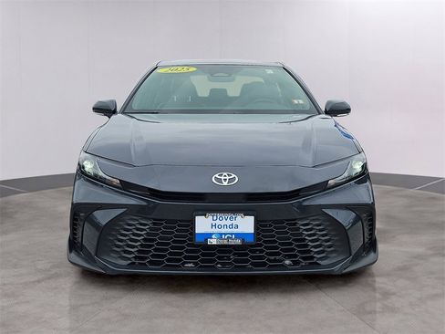Used 2025 Toyota Camry SE w/ Convenience Package image 2