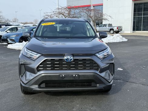Used 2022 Toyota RAV4 XLE image 2