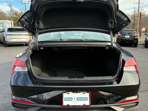 Used 2023 Hyundai Elantra SEL image 11