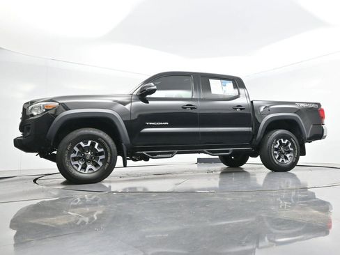 Used 2017 Toyota Tacoma TRD Off-Road AWD/4WD image 44