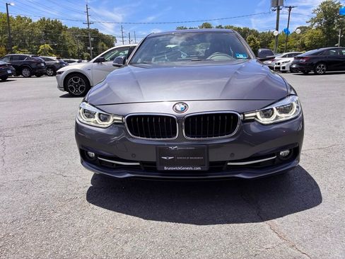 Used 2018 BMW 330i xDrive Sedan w/ Convenience Package AWD/4WD image 2