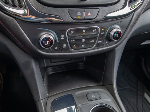 Used 2023 Chevrolet Equinox RS w/ LPO, Floor Liner Package FWD image 18