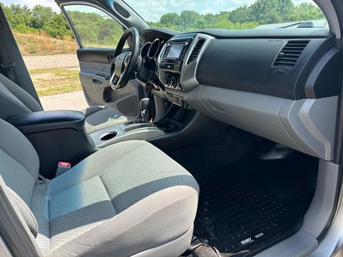 Used 2014 Toyota Tacoma 4x4 Double Cab image 29