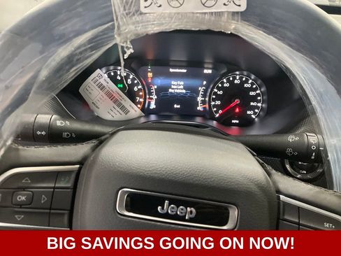 New 2026 Jeep Compass Latitude image 13