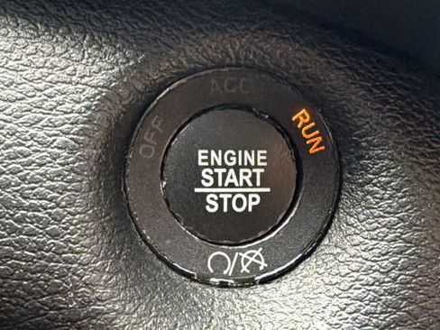 Used 2022 Jeep Cherokee Trailhawk w/ Sun, Sound & Nav Group AWD/4WD image 15