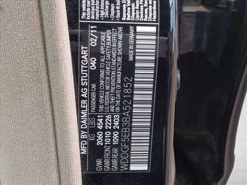 Used 2011 Mercedes-Benz C 300 Sport image 24