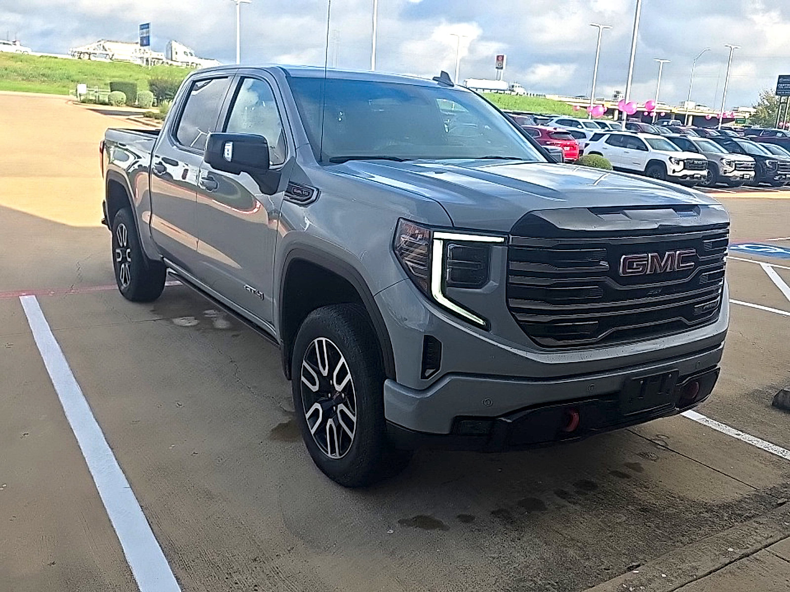 Used 2025 GMC Sierra 1500 AT4 w/ Technology Package AWD/4WD image 7