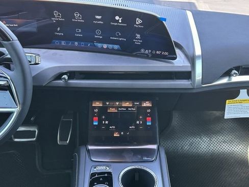 New 2026 Cadillac Vistiq Sport image 12