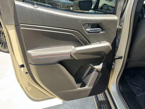 Used 2024 Chevrolet Colorado Z71 w/ Z71 Convenience Package 2 image 16