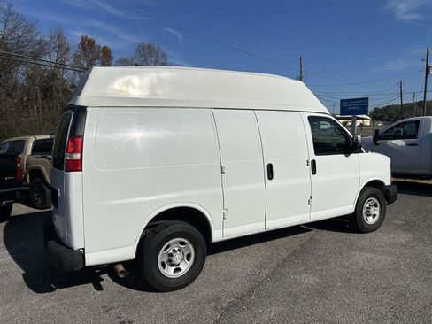 Used 2015 Chevrolet Express 2500 image 3