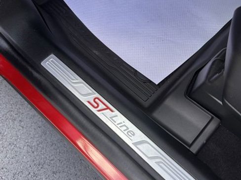 Used 2023 Ford Explorer ST-Line image 19