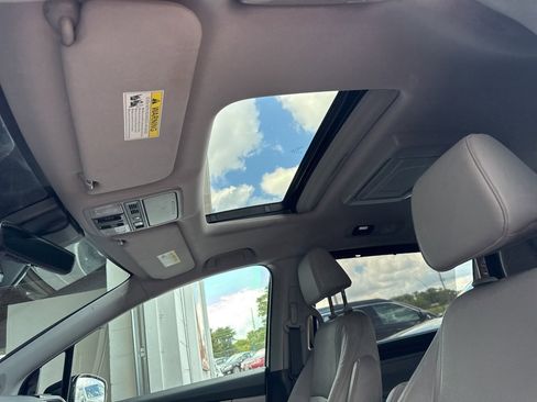 Used 2018 Honda Odyssey Elite image 11