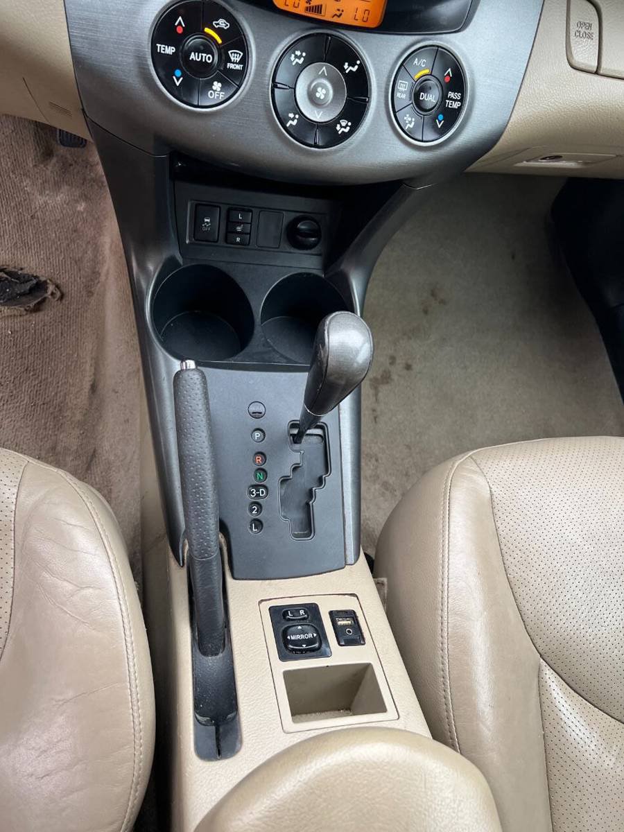 Used 2012 Toyota RAV4 Limited w/ Premium Plus Value Pkg AWD/4WD image 12