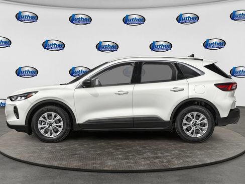 Used 2023 Ford Escape Active AWD/4WD image 3