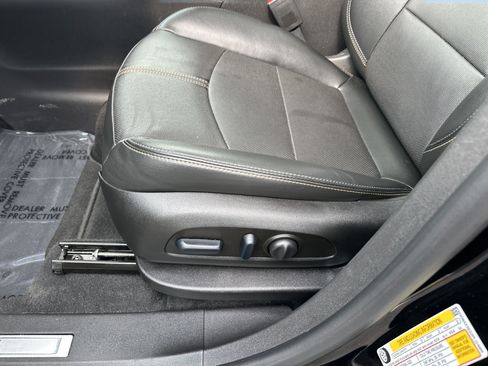 Certified 2023 Chevrolet Equinox Premier AWD/4WD image 11