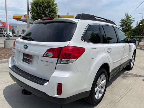 Used 2014 Subaru Outback 2.5i Premium AWD/4WD image 22
