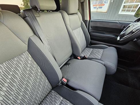 Used 2019 Toyota Tundra SR AWD/4WD image 32