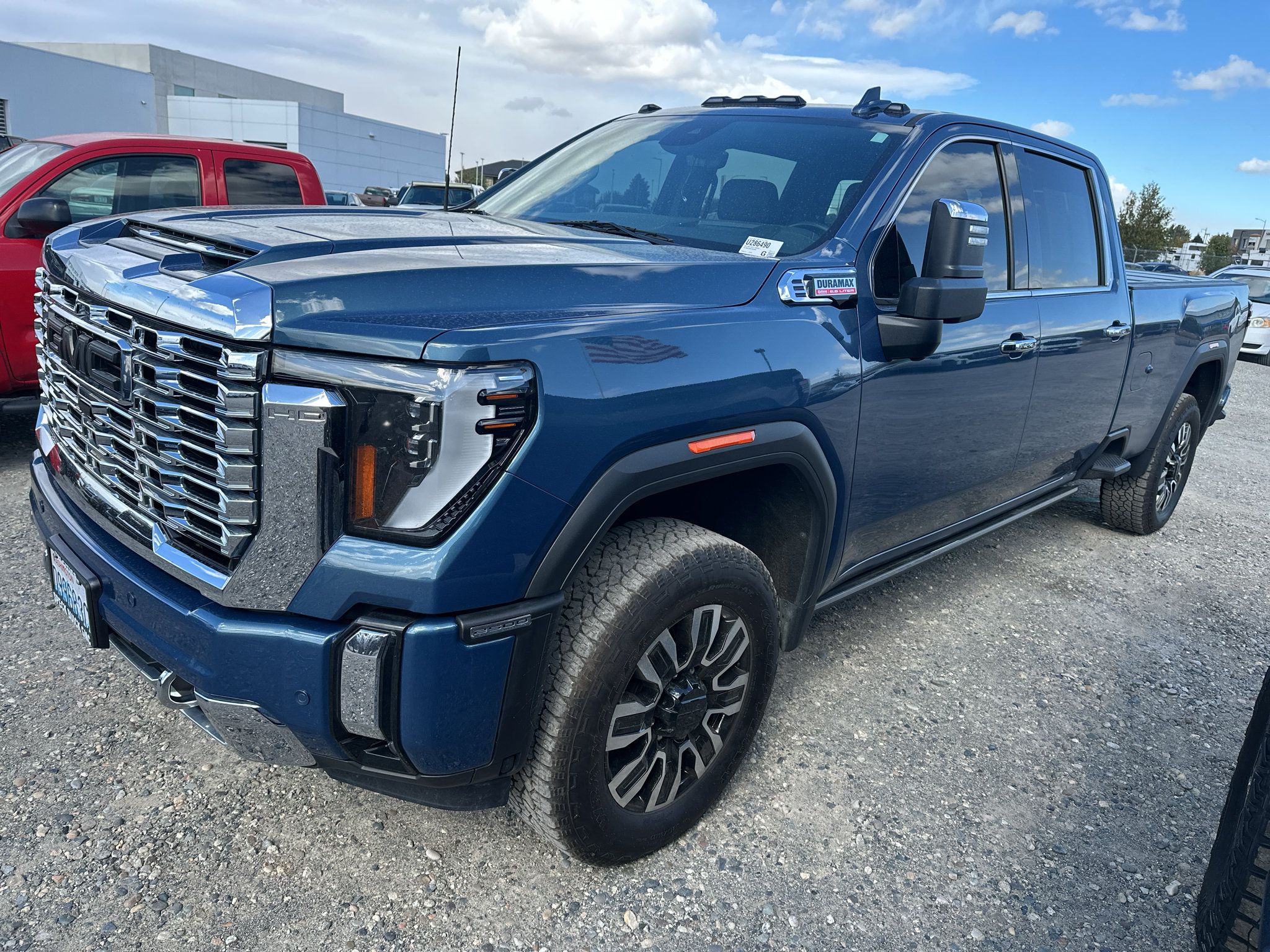 Used 2024 GMC Sierra 2500 Denali w/ Technology Package AWD/4WD image 1