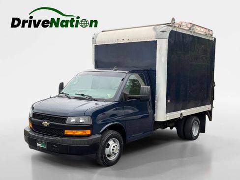 Used 2018 Chevrolet Express 3500 w/ Power Convenience Package image 1