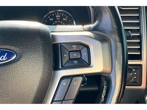 Used 2019 Ford F150 Platinum w/ Equipment Group 701A Luxury AWD/4WD image 13