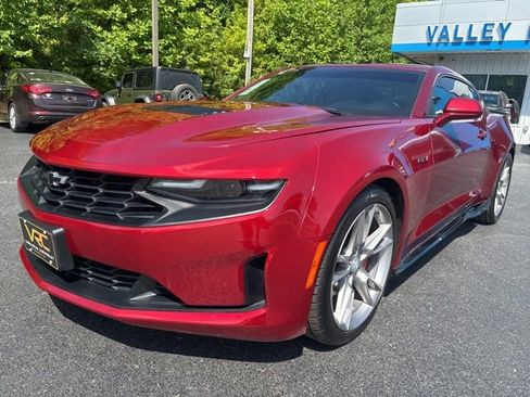 Used 2021 Chevrolet Camaro LT w/ Technology Package RWD image 9