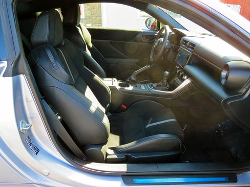 Used 2023 Toyota GR86 Premium image 15