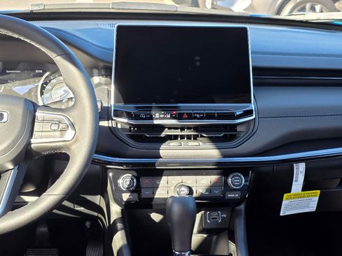 New 2026 Jeep Compass Limited w/ Limited Altitude Pack image 3