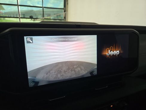 Used 2024 Jeep Gladiator Sport AWD/4WD image 20
