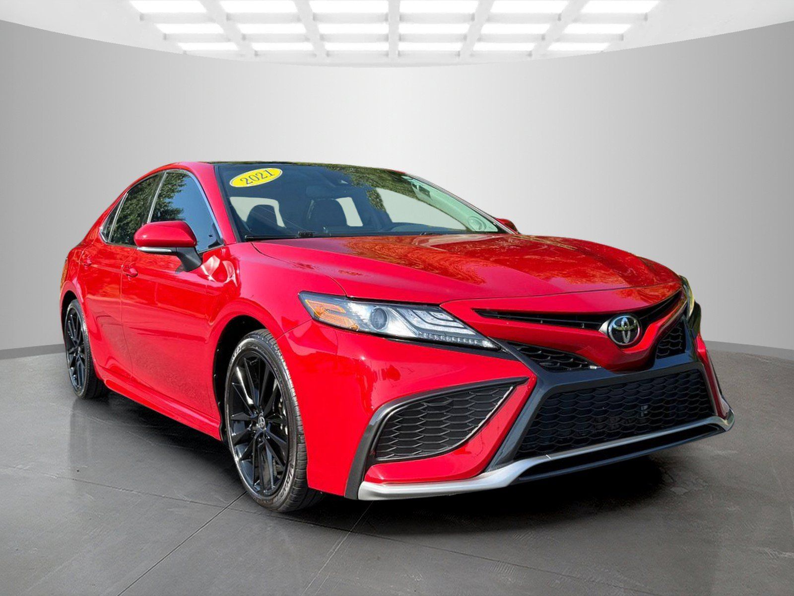 Used 2021 Toyota Camry XSE w/ Navigation Package FWD image 5