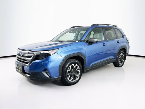 Used 2025 Subaru Forester Premium image 3
