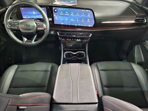 Used 2024 Chevrolet Traverse Z71 AWD/4WD image 17