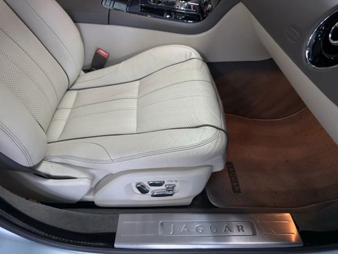 Used 2012 Jaguar XJ RWD image 21