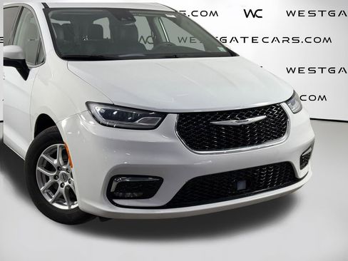 Used 2023 Chrysler Pacifica Touring-L FWD image 52