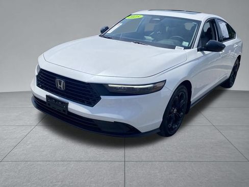 Used 2025 Honda Accord SE image 2