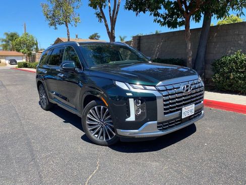 Certified 2023 Hyundai Palisade Calligraphy FWD image 2